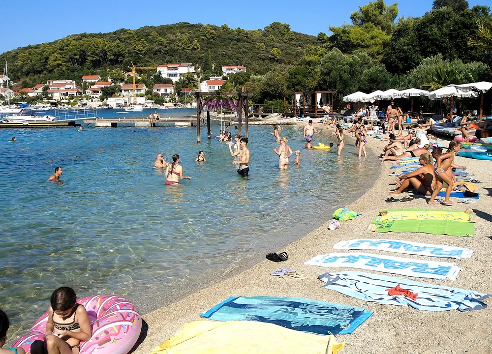 Plaža Vela Pržina kod Lumbarde