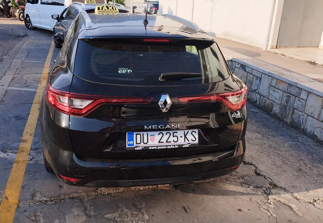 Taxi vozilo za transfere s prtljagom