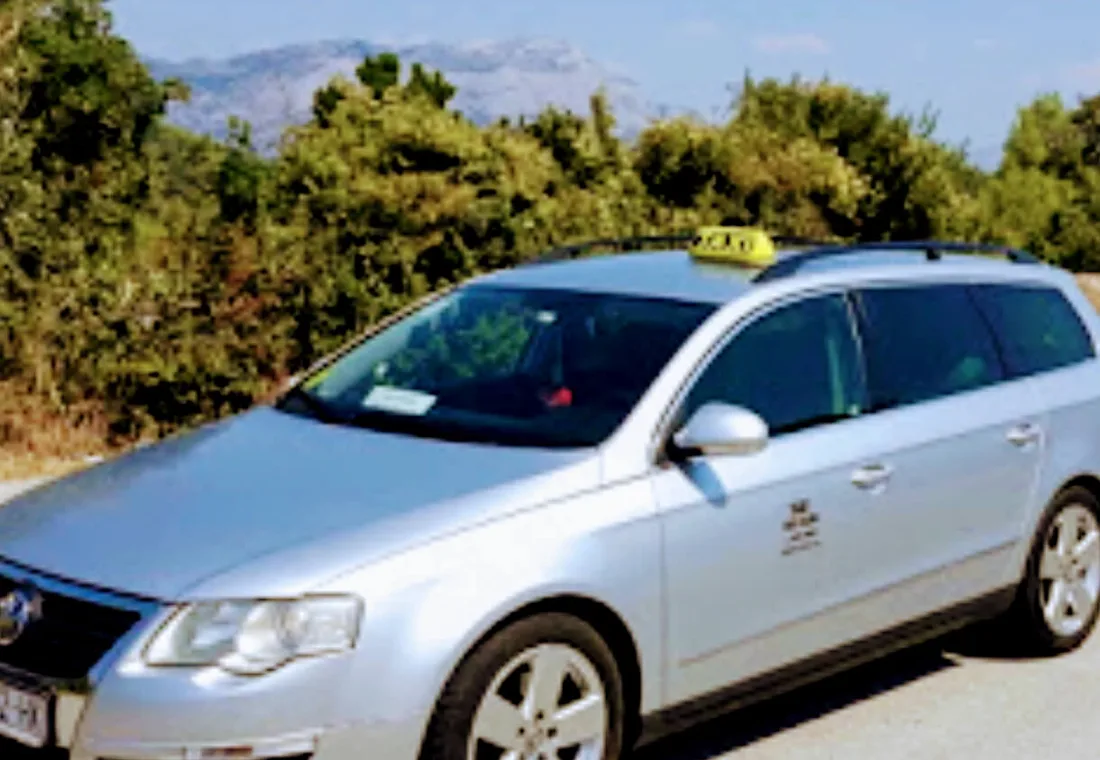 Taxi vozilo za dnevne transfere na Korčuli